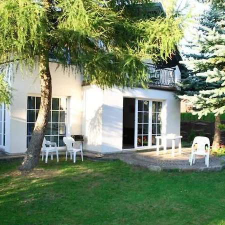 Cichy Dom Z Ogrodem Feriehus Rowy (Pomerania)