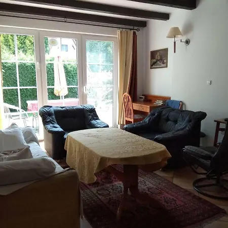 Cichy Dom Z Ogrodem *